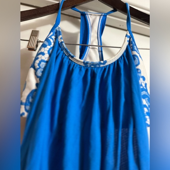 Lululemon No Limits Tank Top Blue and White Sleeveless Sz 8 Women - Picture 4 of 7